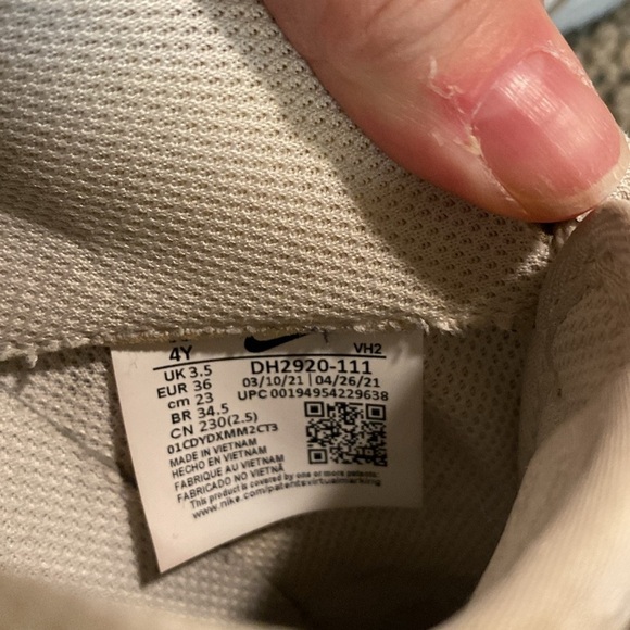 Nike Air Force 1 with Hand Painted Design Size 4Y in GUC - Picture 6 of 7